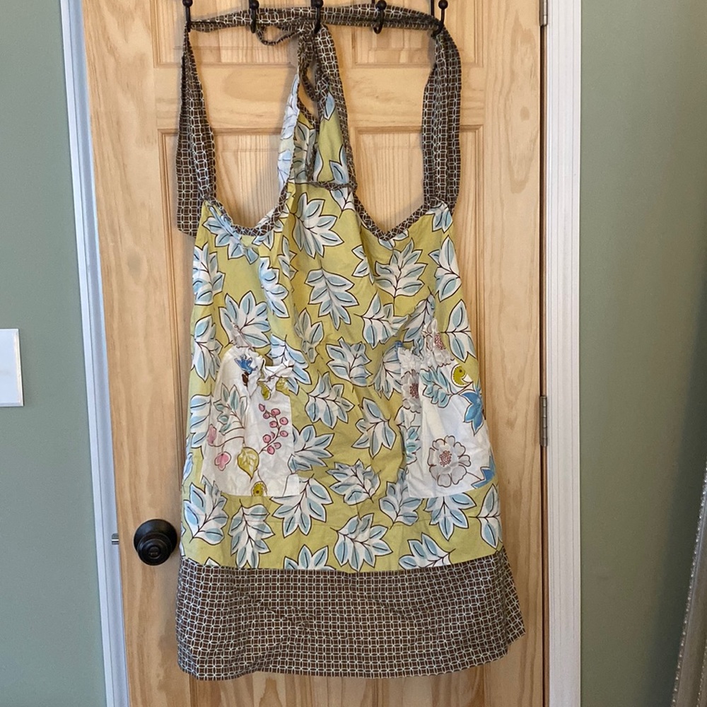 Apron almost new